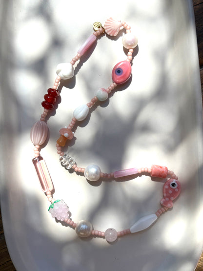 Charm necklace in pinks
