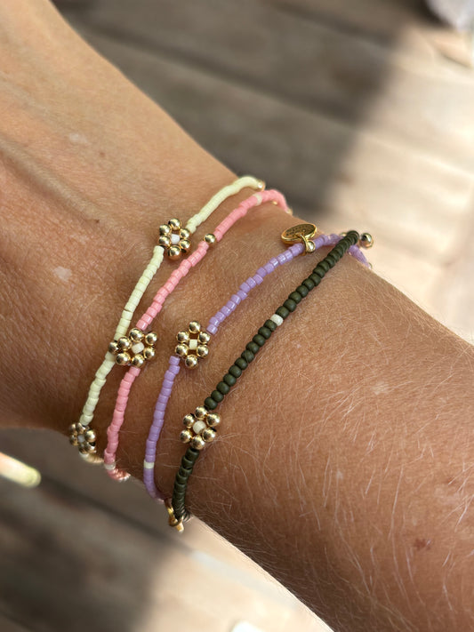 Gold flower fine beaded bracelets
